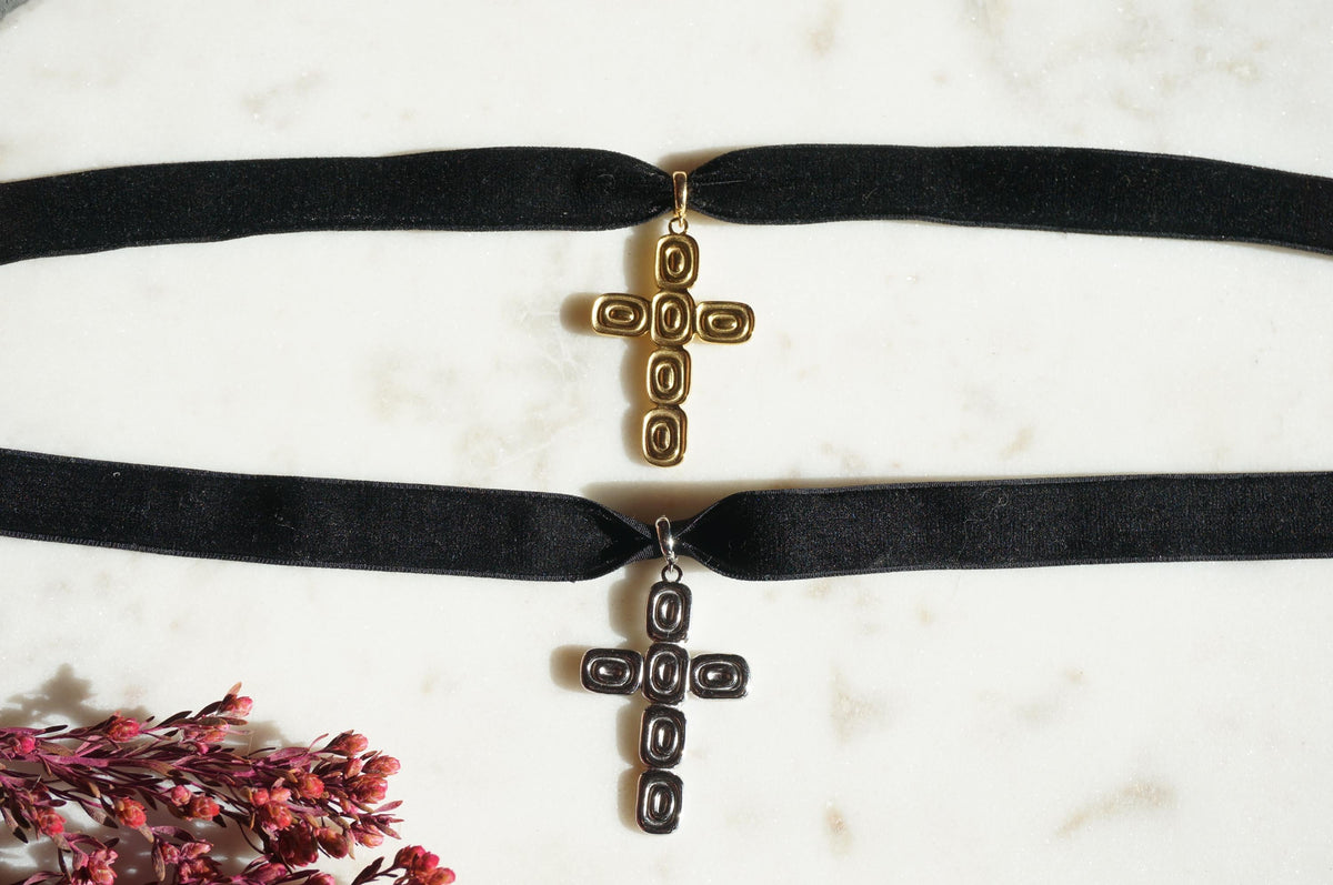Chunky Cross Thick Stretch Velvet Choker