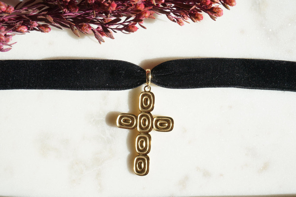 Chunky Cross Thick Stretch Velvet Choker