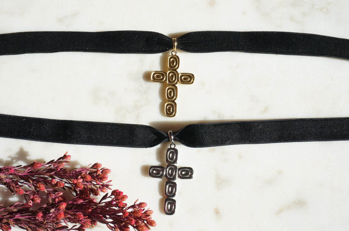Chunky Cross Thick Stretch Velvet Choker