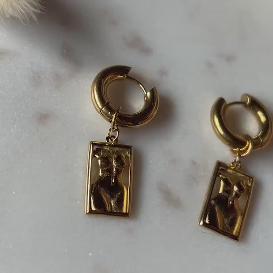 VENUS Chunky Gold Hoop Earrings