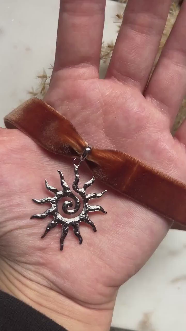 Silver sun swirl thick velvet choker