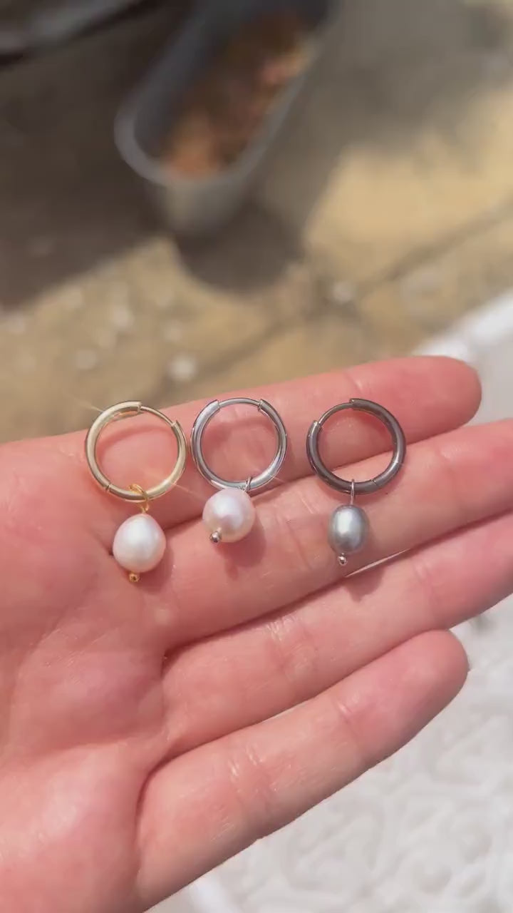 Teardrop Freshwater/Peacock dyed Pearl Minimal Huggie Hoop Earrings