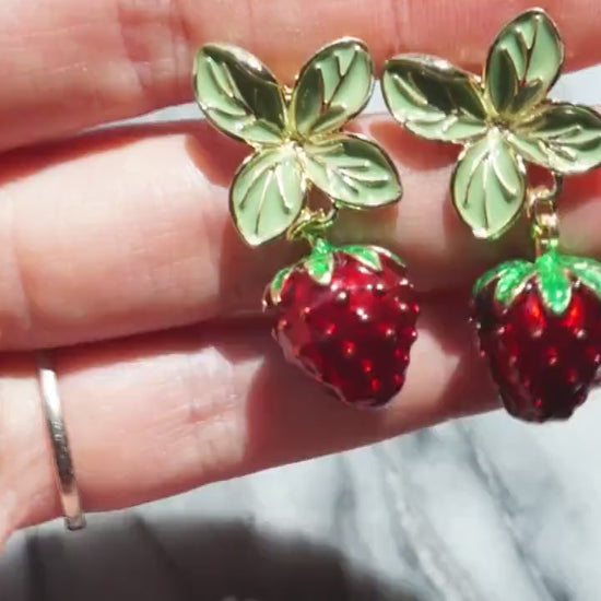 ICHIGO Strawberry Earrings / Fruit Earrings / Summer Earrings
