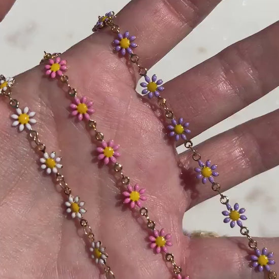Daisy Chain Gold Necklace / White/Pink/Purple