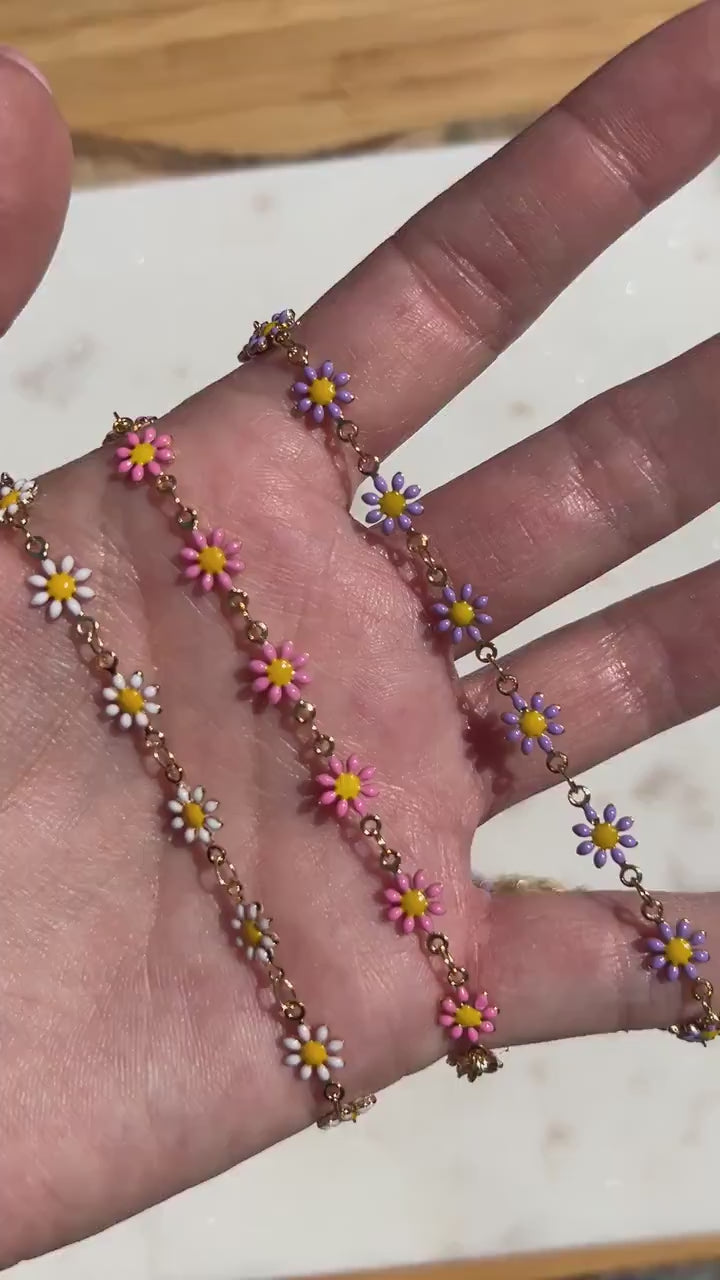 Daisy Chain Gold Necklace / White/Pink/Purple